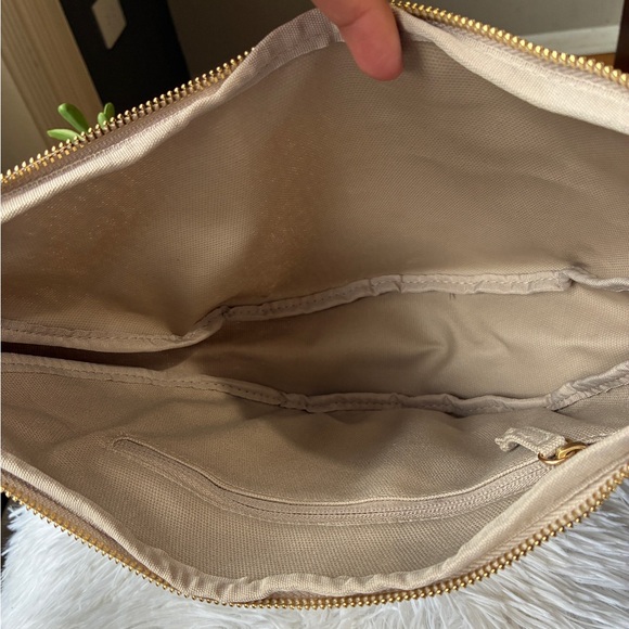 JULY Everyday Crescent Bag 🤍 - Picture 9 of 16